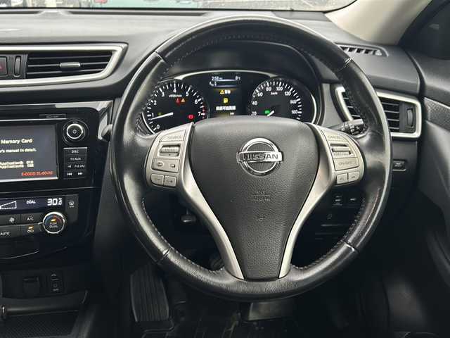 日産 エクストレイル 20Xt エマージェンシーブレーキ 鳥取県 2016(平28)年 8万km ダイヤモンドブラック エマージェンシーブレーキ/４WD/7人乗り/メーカーナビ/・フルセグ/CD/DVD/アラウンドビューモニター/スマートキー/プッシュスタート/ETC/カプロンシート/シートヒーター/ルーフレール/パワーバックドア/純正17AW/LEDヘッドライト/オートライト/Wエアバック