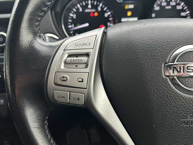 日産 エクストレイル 20Xt エマージェンシーブレーキ 鳥取県 2016(平28)年 8万km ダイヤモンドブラック エマージェンシーブレーキ/４WD/7人乗り/メーカーナビ/・フルセグ/CD/DVD/アラウンドビューモニター/スマートキー/プッシュスタート/ETC/カプロンシート/シートヒーター/ルーフレール/パワーバックドア/純正17AW/LEDヘッドライト/オートライト/Wエアバック