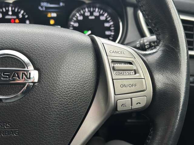 日産 エクストレイル 20Xt エマージェンシーブレーキ 鳥取県 2016(平28)年 8万km ダイヤモンドブラック エマージェンシーブレーキ/４WD/7人乗り/メーカーナビ/・フルセグ/CD/DVD/アラウンドビューモニター/スマートキー/プッシュスタート/ETC/カプロンシート/シートヒーター/ルーフレール/パワーバックドア/純正17AW/LEDヘッドライト/オートライト/Wエアバック