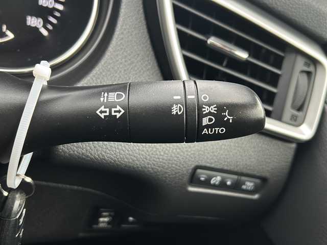 日産 エクストレイル 20Xt エマージェンシーブレーキ 鳥取県 2016(平28)年 8万km ダイヤモンドブラック エマージェンシーブレーキ/４WD/7人乗り/メーカーナビ/・フルセグ/CD/DVD/アラウンドビューモニター/スマートキー/プッシュスタート/ETC/カプロンシート/シートヒーター/ルーフレール/パワーバックドア/純正17AW/LEDヘッドライト/オートライト/Wエアバック