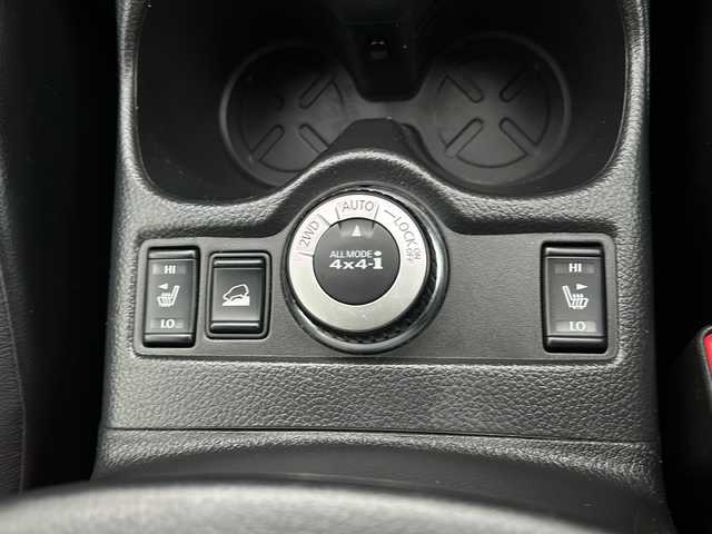 日産 エクストレイル 20Xt エマージェンシーブレーキ 鳥取県 2016(平28)年 8万km ダイヤモンドブラック エマージェンシーブレーキ/４WD/7人乗り/メーカーナビ/・フルセグ/CD/DVD/アラウンドビューモニター/スマートキー/プッシュスタート/ETC/カプロンシート/シートヒーター/ルーフレール/パワーバックドア/純正17AW/LEDヘッドライト/オートライト/Wエアバック