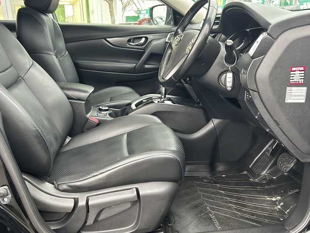 日産 エクストレイル 20Xt エマージェンシーブレーキ 鳥取県 2016(平28)年 8万km ダイヤモンドブラック エマージェンシーブレーキ/４WD/7人乗り/メーカーナビ/・フルセグ/CD/DVD/アラウンドビューモニター/スマートキー/プッシュスタート/ETC/カプロンシート/シートヒーター/ルーフレール/パワーバックドア/純正17AW/LEDヘッドライト/オートライト/Wエアバック