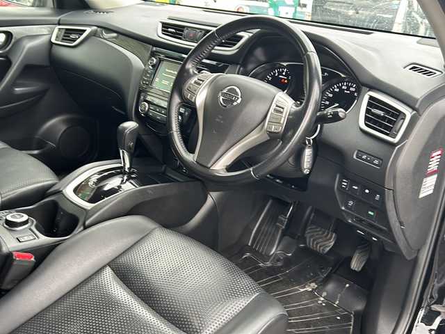 日産 エクストレイル 20Xt エマージェンシーブレーキ 鳥取県 2016(平28)年 8万km ダイヤモンドブラック エマージェンシーブレーキ/４WD/7人乗り/メーカーナビ/・フルセグ/CD/DVD/アラウンドビューモニター/スマートキー/プッシュスタート/ETC/カプロンシート/シートヒーター/ルーフレール/パワーバックドア/純正17AW/LEDヘッドライト/オートライト/Wエアバック