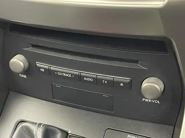 レクサス ＮＸ 300 バージョンL 埼玉県 2019(令1)年 3.6万km グラファイトブラックガラスフレーク サンルーフ/黒レザーシート/純正１０．２５型ナビ/　CD　DVD　Bluetooth　USB　MiraCast　フルセグＴＶ/パノラミックビューモニター/衝突被害軽減/レーダークルーズコントロール/レーンキープアシスト/ブラインドスポットモニター/ヘッドアップディスプレイ/パワーバックドア/シートヒーター/シートベンチレーション/ステアリングヒーター/メモリ機能付きパワーシート/パドルシフト/LEDオートライト/ETC2.0/純正１８インチアルミホイール