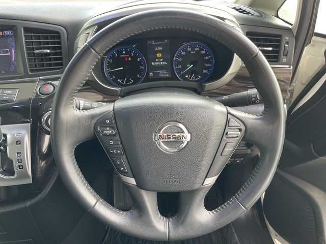 日産 エルグランド 250HWS アーバンクロム 愛知県 2017(平29)年 5.5万km ブリリアントホワイトパール HDDナビ/フリップダウンモニター/全方位カメラ/片側パワースライド/クルーズコントロール/バックカメラ/コーナーセンサー/純正アルミホイール/LEDヘッドライト/リアオートエアコン/オートライト/ETC/衝突軽減システム/フルセグ/CD/ステアリングスイッチ/スマートキー/プッシュスタート