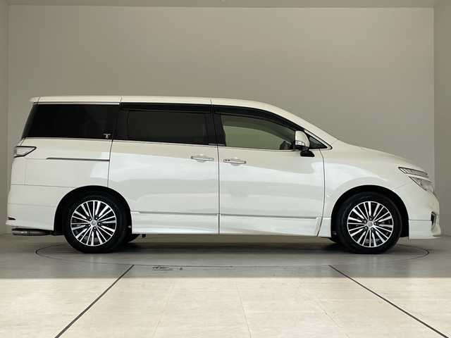 日産 エルグランド 250HWS アーバンクロム 愛知県 2017(平29)年 5.5万km ブリリアントホワイトパール HDDナビ/フリップダウンモニター/全方位カメラ/片側パワースライド/クルーズコントロール/バックカメラ/コーナーセンサー/純正アルミホイール/LEDヘッドライト/リアオートエアコン/オートライト/ETC/衝突軽減システム/フルセグ/CD/ステアリングスイッチ/スマートキー/プッシュスタート