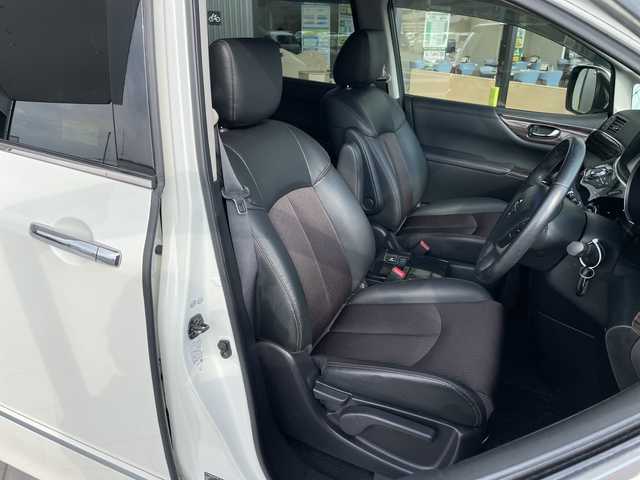 日産 エルグランド 250HWS アーバンクロム 愛知県 2017(平29)年 5.5万km ブリリアントホワイトパール HDDナビ/フリップダウンモニター/全方位カメラ/片側パワースライド/クルーズコントロール/バックカメラ/コーナーセンサー/純正アルミホイール/LEDヘッドライト/リアオートエアコン/オートライト/ETC/衝突軽減システム/フルセグ/CD/ステアリングスイッチ/スマートキー/プッシュスタート