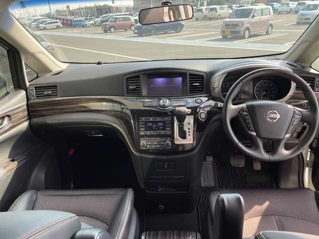 日産 エルグランド 250HWS アーバンクロム 愛知県 2017(平29)年 5.5万km ブリリアントホワイトパール HDDナビ/フリップダウンモニター/全方位カメラ/片側パワースライド/クルーズコントロール/バックカメラ/コーナーセンサー/純正アルミホイール/LEDヘッドライト/リアオートエアコン/オートライト/ETC/衝突軽減システム/フルセグ/CD/ステアリングスイッチ/スマートキー/プッシュスタート