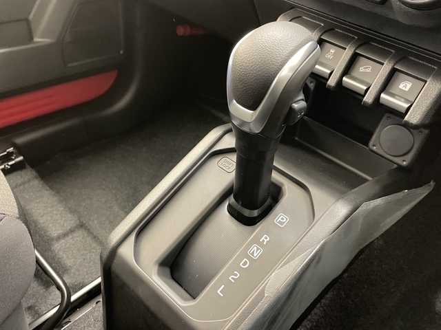 スズキ ジムニー ノマド FC 愛知県 2025(令7)年 0.1千km 赤 登録済未使用車/レーダークルーズコントロール/シートヒーター/純正アルミホイール/LEDヘッドライト/レーンキープアシスト/ダウンヒルアシストコントロール/オートマチックハイビーム/衝突軽減システム/ステアリングスイッチ/スマートキー/プッシュスタート