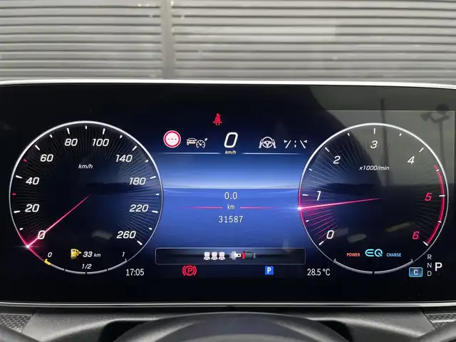 メルセデス・ベンツ Ｍ・ベンツ Ｃ２２０ｄ アバンギャルド　AMGライン 三重県 2021(令3)年 3.2万km オブシディアンブラック レーダーセーフティパッケージ/ベーシックパッケージ/パノラミックスライディングルーフ/360°ビューカメラ/黒革シート/シートヒーター/電動メモリシート/シートキネティクス/シート位置自動調整/純正ナビ/MBUX/Bluetooth/フルセグTV/AppleCarplay/ETC/アイドリングストップ/アダプティブクルーズコントロール/アクティブレーンアシスト/アクティブスタンスアシスト/パークトロニック/デジタルLEDヘッドライト/アンビエントライト/前後クリアランスソナー/スマートキー/プッシュスタート