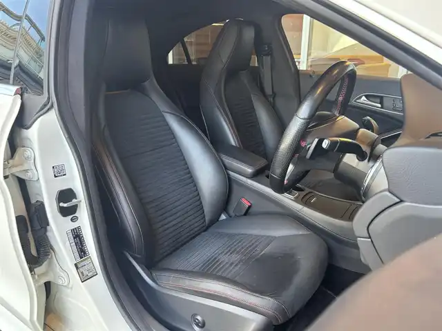 メルセデス・ベンツ ＣＬＡ２５０ 4MATIC 宮城県 2014(平26)年 9.7万km カルサイトホワイト レーダーセーフティーパッケージ/純正HDDナビ/CD/DVD/Bluetooth/フルセグTV/バックカメラ/ハーフレザー/シートヒーター/パワーシート/HIDヘッドライト/コーナーセンサー/衝突被害軽減システム/ドライブレコーダー/パワーシート/シートヒーター/純正18インチAW/保証書、取扱説明書/冬タイヤAWセット積込