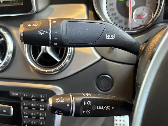 メルセデス・ベンツ ＣＬＡ２５０ 4MATIC 宮城県 2014(平26)年 9.7万km カルサイトホワイト レーダーセーフティーパッケージ/純正HDDナビ/CD/DVD/Bluetooth/フルセグTV/バックカメラ/ハーフレザー/シートヒーター/パワーシート/HIDヘッドライト/コーナーセンサー/衝突被害軽減システム/ドライブレコーダー/パワーシート/シートヒーター/純正18インチAW/保証書、取扱説明書/冬タイヤAWセット積込
