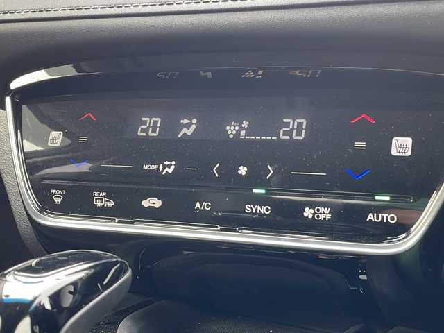 ホンダ ヴェゼル ハイブリッド Z ホンダセンシング 新潟県 2019(平31)年 4.8万km プラチナホワイトパール 4WD/純正SDナビ(VXM-195VFi)/CD/DVD/BT/フルセグテレビ/SDミュージックサーバー/バックカメラ/ETC/ドライブレコーダー/衝突被害軽減ブレーキ/レーンキープアシスト/レーダークルーズコントロール/半革シート/シートヒーター /パドルシフト/ステアリングスイッチ/スマートキー/プッシュスタート/LEDヘッドライト/オートライト/フォグランプ/純正17インチアルミホイール