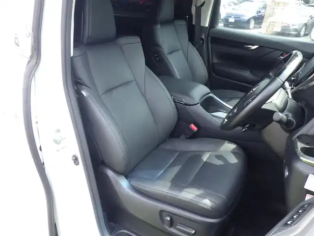 トヨタ ヴェルファイア Z Gエディション 千葉県 2020(令2)年 3.7万km ホワイトパールクリスタルシャイン Toyota Safety Sense/・プリクラッシュセーフティ/・レーンディパーチャーアラート/・オートハイビーム/パワーバックドア/両側パワースライドドア/純正コネクティッドナビ/地デジTV/【DVD/CD再生機能　Bluetooth接続】/バックカメラ/フリップダウンモニター（V12T-R68C）/助手席/後席オットマン/コンビハンドル/ステアリングヒーター/ステアリングスイッチ/ETC（2.0）/LEDヘッドライト/フォグライト/ウインカーミラー/クリアランスソナー/純正18インチアルミホイル/サイド/カーテンエアバッグ/スマートキー