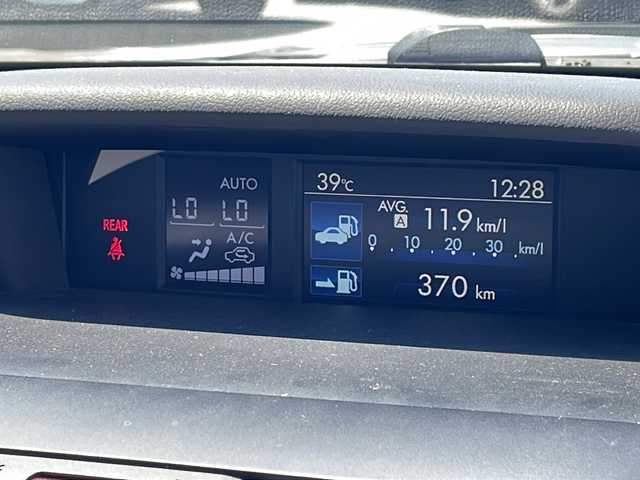 スバル レヴォーグ 1．6GT アイサイト 新潟県 2014(平26)年 13.2万km ダークグレーメタリック 純正SDナビ/CD/DVD/アイサイト/クルーズコントロール/パドルシフト/ETC/革巻きステア/ステアスイッチ/アイドリングストップ/電動パーキングブレーキ/LEDライト/フォグランプ/ウィンカーミラー/ドアバイザー