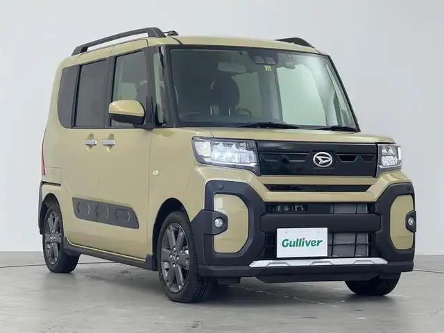 ダイハツ タント ファンクロスターボ 愛知県 2022(令4)年 0.8万km サンドベージュメタリック 社外ディスプレイオーディオ/ターボ/前席シートヒーター/前後ドラレコ/ETC/両側パワスラ/衝突軽減システム/レーンキープアシスト/オートマチックハイビーム/純正LEDヘッドライト/純正15インチAW/純正フロアマット