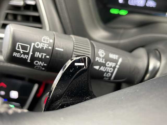 ホンダ ヴェゼル ハイブリッド Z ホンダセンシング 愛知県 2019(平31)年 5.9万km ミッドナイトブルービームM 禁煙/スペアキー/純正ナビ/・フルセグ/・Bluetooth/・DVD/・CD/ビルトインETC2.0/バックカメラ/電動パーキングブレーキ/オートブレーキホールド/追従型クルコン/ABS/横滑り防止装置/衝突軽減ブレーキ/誤発進抑制装置/車線逸脱抑制装置/先行者発進お知らせ装置/車線維持支援システム/標識認識機能/歩行者事故低減ステアリング/前席シートヒータ/ハーフレザーシート/純正フロアマット/LEDヘッドライト/オートライト/電動格納ミラー/取扱説明書