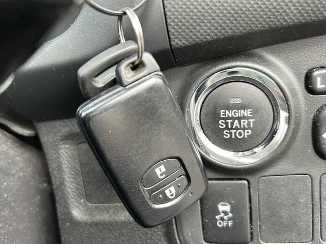 トヨタ ウィッシュ 1．8S モノトーン 福島県 2015(平27)年 5.7万km ブラック ハーフレザーシート/純正ディスプレイオーディオ/（BT＆DVD.CD）/現状ナビ＆フルセグ使用できます/衝突軽減ブレーキ/ＥＴＣ/純正16インチアルミホイール＆社外15インチアルミホイール/オートライト/キセノンライト/フォグランプ/ウィンカーミラー/電動格納ミラー/スマートキー/プッシュスタート/Ｗ＋サイド＋カーテンエアバッグ/横滑り防止装置/ＡＢＳ/純正フロアマット/保証書/取扱説明書/MTモード付AT