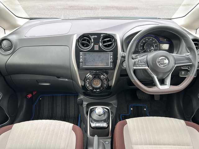 日産 ノート 茨城県 2017(平29)年 6.3万km 白 車両接近アラート/車線逸脱アラート/踏み間違え衝突防止アシスト/ビーグルダイナミクスコントロール/ヒルスタートアシスト/純正ナビ/　　BT/CD/DVD/フルセグ/バックカメラ/オートライト/15インチアルミホイール/スマートキー/ETC