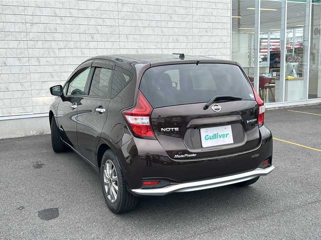 日産 ノート 茨城県 2017(平29)年 6.3万km 白 車両接近アラート/車線逸脱アラート/踏み間違え衝突防止アシスト/ビーグルダイナミクスコントロール/ヒルスタートアシスト/純正ナビ/　　BT/CD/DVD/フルセグ/バックカメラ/オートライト/15インチアルミホイール/スマートキー/ETC