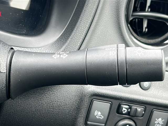 日産 ノート 茨城県 2017(平29)年 6.3万km 白 車両接近アラート/車線逸脱アラート/踏み間違え衝突防止アシスト/ビーグルダイナミクスコントロール/ヒルスタートアシスト/純正ナビ/　　BT/CD/DVD/フルセグ/バックカメラ/オートライト/15インチアルミホイール/スマートキー/ETC