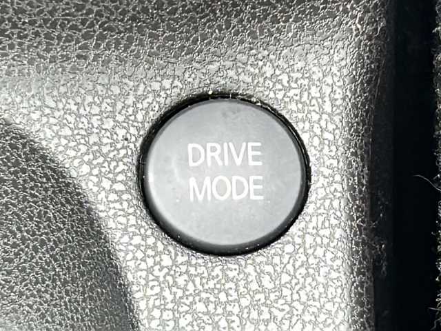 日産 ノート 茨城県 2017(平29)年 6.3万km 白 車両接近アラート/車線逸脱アラート/踏み間違え衝突防止アシスト/ビーグルダイナミクスコントロール/ヒルスタートアシスト/純正ナビ/　　BT/CD/DVD/フルセグ/バックカメラ/オートライト/15インチアルミホイール/スマートキー/ETC