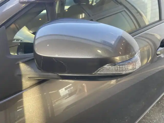 トヨタ アクア S 愛知県 2017(平29)年 6.5万km グレーメタリック (株)IDOMが運営する【じしゃロン豊川店】の自社ローン専用車両になります。こちらは現金またはオートローンご利用時の価格です。自社ローンご希望の方は別途その旨お申付け下さい / 社外SDナビ/　〇 フルセグ対応/　〇 BT対応/ バックカメラ/ ETC/ ドライブレコーダー/ ドアバイザー/ ウインカーミラー/ フロアマット