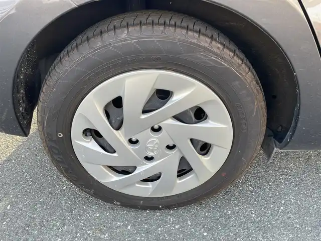 トヨタ アクア S 愛知県 2017(平29)年 6.5万km グレーメタリック (株)IDOMが運営する【じしゃロン豊川店】の自社ローン専用車両になります。こちらは現金またはオートローンご利用時の価格です。自社ローンご希望の方は別途その旨お申付け下さい / 社外SDナビ/　〇 フルセグ対応/　〇 BT対応/ バックカメラ/ ETC/ ドライブレコーダー/ ドアバイザー/ ウインカーミラー/ フロアマット