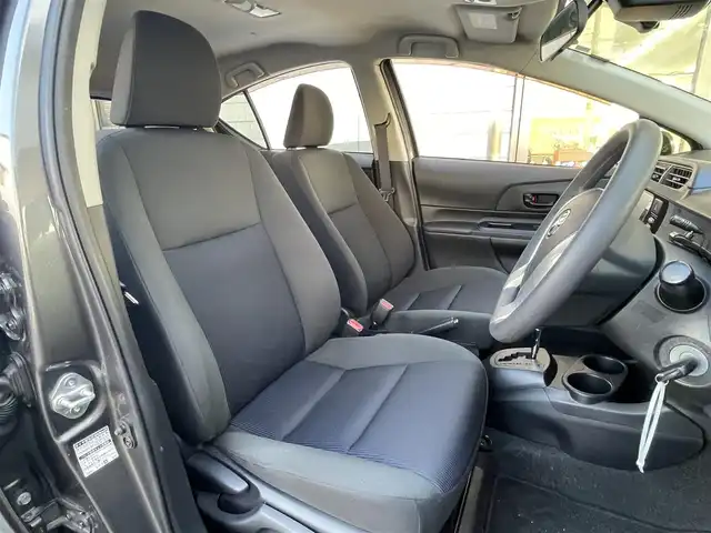 トヨタ アクア S 愛知県 2017(平29)年 6.5万km グレーメタリック (株)IDOMが運営する【じしゃロン豊川店】の自社ローン専用車両になります。こちらは現金またはオートローンご利用時の価格です。自社ローンご希望の方は別途その旨お申付け下さい / 社外SDナビ/　〇 フルセグ対応/　〇 BT対応/ バックカメラ/ ETC/ ドライブレコーダー/ ドアバイザー/ ウインカーミラー/ フロアマット