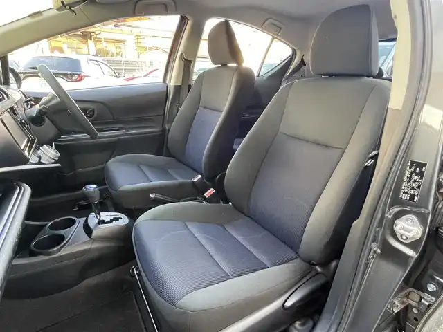 トヨタ アクア S 愛知県 2017(平29)年 6.5万km グレーメタリック (株)IDOMが運営する【じしゃロン豊川店】の自社ローン専用車両になります。こちらは現金またはオートローンご利用時の価格です。自社ローンご希望の方は別途その旨お申付け下さい / 社外SDナビ/　〇 フルセグ対応/　〇 BT対応/ バックカメラ/ ETC/ ドライブレコーダー/ ドアバイザー/ ウインカーミラー/ フロアマット