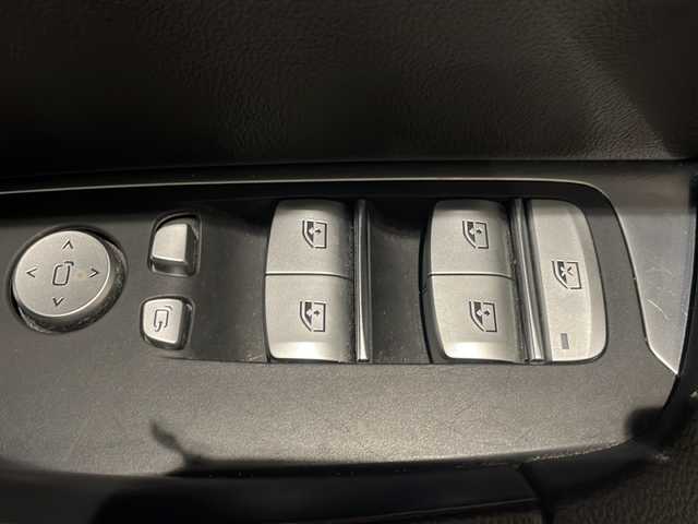 ＢＭＷ Ｘ３ xDrive20d Mスポーツ 新潟県 2018(平30)年 4.1万km サファイアブラックP ワンオーナー/ハイラインパッケージ/-ランバーサポート/-リヤシートヒーター/-ヴァーネスカレザーシート /-ポプラグレーファインウッドインテリアトリム/主要装備/インテリジェントセーフティ/-衝突被害軽減ブレーキ/-レーンキープアシスト/-ブラインドスポットアシスト/純正HDDナビ/(CD/DVD/Bluetooth/USB/フルセグTV)/トップビューカメラ/ETC/パワーバックドア/19インチアルミホイール/LEDヘッドライト/オートハイビーム/パドルシフト/アダプティブクルーズコントロール/コンフォートアクセス/ダウンヒルアシスト