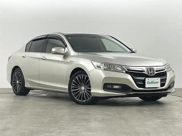 ホンダ アコード ハイブリッド EX 福島県 2013(平25)年 10.5万km シャンパンプラチナM レーダークルーズコントロール/・レーンキープアシスト/純正HDDナビ/・フルセグTV/BT/USB/iPod/AUX/FM/AM/・ETC/・バックカメラ/・前方ドライブレコーダー/革張ステアリング/・ステアリングリモコン/D+N席パワーシート/LEDヘッドライト/・フォグライト/・オートライト/電動格納ミラー/・ウィンカーミラー/積込みスタッドレスタイヤ/純正フロアマット/社外18インチアルミ/ドアバイザー