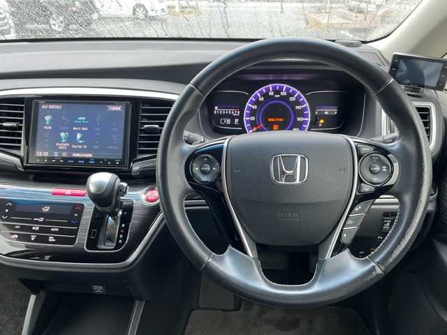 ホンダ オデッセイ アブソルート 20thアニバーサリー 茨城県 2015(平27)年 6.9万km パール 社外ＳＤナビ　/-BT/AM/FM/フルセグTV/クルーズコントロール　/バックカメラ/ＥＴＣ　/ドライブレコーダー　/アイドリングストップ　/パーキングアシスト　/両側パワースライドドア　/ハーフレザーシート　/D席パワーシート　/コーナーセンサー前後/純正フロアマット/純正アルミホイール/ウォークスルー/カーテンエアバッグ