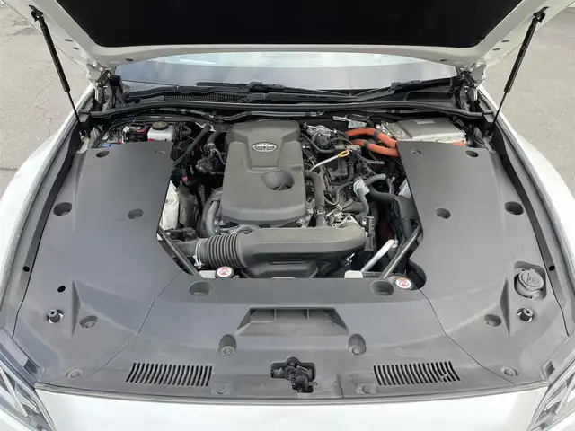 トヨタ クラウン ハイブリッド S Cパッケージ 群馬県 2019(平31)年 7.3万km ホワイトパールクリスタルシャイン トヨタセーフティセンス/・プリクラッシュセーフティ/・レーダークルーズコントロール/・ハイビームアシスト/・ブラインドスポットモニター/・レーントレーシングアシスト/・クリアランスソナー/・パーキングサポートブレーキ/・標識認識/純正8インチナビ/　　Bluetooth/フルセグ/CD/DVD/    FM/AM/USB/Miracast/    AUX/サウンドライブラリ/インテリジェントパーキングアシスト/パノラミックビューモニター/前席パワーシート/前席シートヒーター/ステアリングヒーター/オートLEDヘッドライト/フォグランプ/ヘッドアップディスプレイ/前方ドライブレコーダー/ビルドインETC2.0