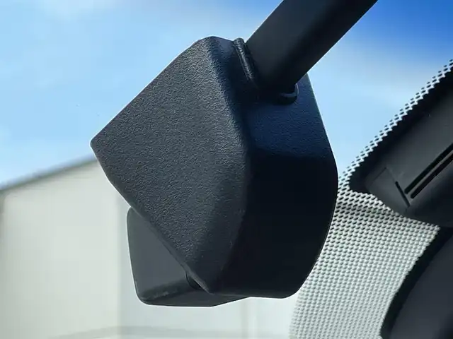 トヨタ クラウン ハイブリッド S Cパッケージ 群馬県 2019(平31)年 7.3万km ホワイトパールクリスタルシャイン トヨタセーフティセンス/・プリクラッシュセーフティ/・レーダークルーズコントロール/・ハイビームアシスト/・ブラインドスポットモニター/・レーントレーシングアシスト/・クリアランスソナー/・パーキングサポートブレーキ/・標識認識/純正8インチナビ/　　Bluetooth/フルセグ/CD/DVD/    FM/AM/USB/Miracast/    AUX/サウンドライブラリ/インテリジェントパーキングアシスト/パノラミックビューモニター/前席パワーシート/前席シートヒーター/ステアリングヒーター/オートLEDヘッドライト/フォグランプ/ヘッドアップディスプレイ/前方ドライブレコーダー/ビルドインETC2.0