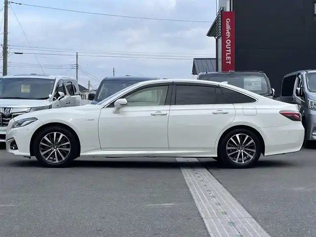 トヨタ クラウン ハイブリッド S Cパッケージ 群馬県 2019(平31)年 7.3万km ホワイトパールクリスタルシャイン トヨタセーフティセンス/・プリクラッシュセーフティ/・レーダークルーズコントロール/・ハイビームアシスト/・ブラインドスポットモニター/・レーントレーシングアシスト/・クリアランスソナー/・パーキングサポートブレーキ/・標識認識/純正8インチナビ/　　Bluetooth/フルセグ/CD/DVD/    FM/AM/USB/Miracast/    AUX/サウンドライブラリ/インテリジェントパーキングアシスト/パノラミックビューモニター/前席パワーシート/前席シートヒーター/ステアリングヒーター/オートLEDヘッドライト/フォグランプ/ヘッドアップディスプレイ/前方ドライブレコーダー/ビルドインETC2.0