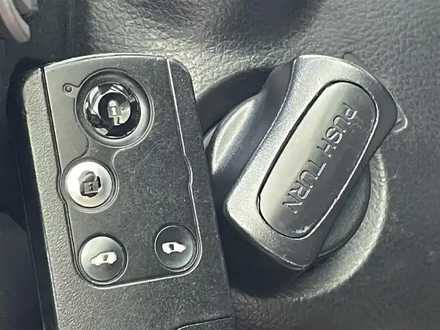 ホンダ ステップワゴン スパーダ Z クールスピリット 茨城県 2013(平25)年 8.2万km ホワイトオーキッドパール 7インチHDDナビ/Bluetooth/フルセグ/CD/DVD/AM/FM/HDMI/ipod/両側パワースライドドア/クルーズコントロール/キセノンヘッドライト/オートライト/フロントフォグランプ/ステアリングスイッチ/ドアバイザー