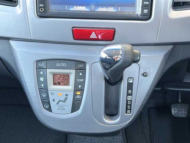 ダイハツ ムーヴ カスタム X LTD 静岡県 2011(平23)年 6.3万km パールホワイトⅢ 純正ナビ/・FM/AM/・ワンセグ/・CD/・AUX/主要装備/・プッシュスタート/・バックカメラ/・14インチ純正アルミ/・スマートキー/・フォグランプ/・オートエアコン/・ＡＢＳ/・パワーウィンドウ（運転席オート）/・ウインカー付電格ミラー/・純正フロアマット/・HIDヘッドライト