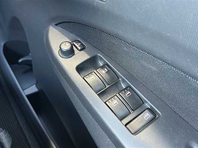 ダイハツ ムーヴ カスタム X LTD 静岡県 2011(平23)年 6.3万km パールホワイトⅢ 純正ナビ/・FM/AM/・ワンセグ/・CD/・AUX/主要装備/・プッシュスタート/・バックカメラ/・14インチ純正アルミ/・スマートキー/・フォグランプ/・オートエアコン/・ＡＢＳ/・パワーウィンドウ（運転席オート）/・ウインカー付電格ミラー/・純正フロアマット/・HIDヘッドライト