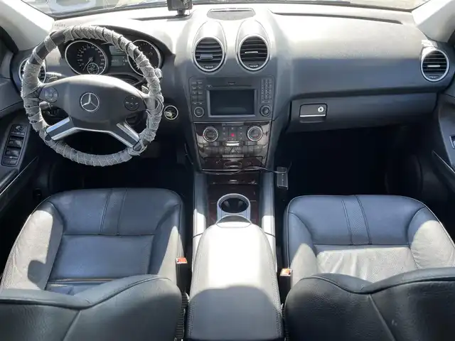 メルセデス・ベンツ ＭＬ３５０ ブルーテック 4マチック 長野県 2010(平22)年 15.1万km 黒 純正ナビ（FM/AM、CD、DVD、BT）/バックカメラ/ワンセグテレビ/ETC/前席パワーシート/前席シートヒーター/社外ドライブレコーダー/純正フロアマット/ルーフレール/サンルーフ/ダブルサイドエアバック/ハロゲンオートヘッドライト/スペアキー（１本）/リモコンキー/保証書、取扱説明書