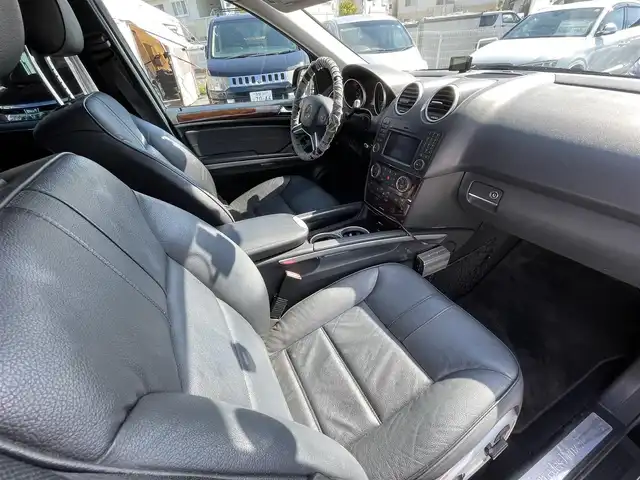 メルセデス・ベンツ ＭＬ３５０ ブルーテック 4マチック 長野県 2010(平22)年 15.1万km 黒 純正ナビ（FM/AM、CD、DVD、BT）/バックカメラ/ワンセグテレビ/ETC/前席パワーシート/前席シートヒーター/社外ドライブレコーダー/純正フロアマット/ルーフレール/サンルーフ/ダブルサイドエアバック/ハロゲンオートヘッドライト/スペアキー（１本）/リモコンキー/保証書、取扱説明書