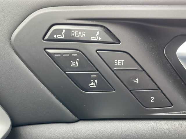ＢＭＷ Ｘ７ xDrive35d Mスポーツ 秋田県 2020(令2)年 7.5万km 黒 純正ナビ/・フルセグテレビ/・ＢＴ/・ラジオ/セカンドシート用リアモニター/シートベンチレージョン/シートヒーター/サンルーフ/走行モード切替機能/車高調整機能/シートメモリー/電動リアゲート/サードシート電動格納/セカンドシート電動/ルーフレール/レーダー探知機/ドライブレコーダー/純正２０インチＡＷ組冬タイヤ積載
