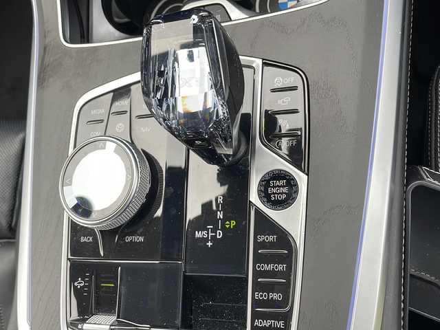 ＢＭＷ Ｘ７ xDrive35d Mスポーツ 秋田県 2020(令2)年 7.5万km 黒 純正ナビ/・フルセグテレビ/・ＢＴ/・ラジオ/セカンドシート用リアモニター/シートベンチレージョン/シートヒーター/サンルーフ/走行モード切替機能/車高調整機能/シートメモリー/電動リアゲート/サードシート電動格納/セカンドシート電動/ルーフレール/レーダー探知機/ドライブレコーダー/純正２０インチＡＷ組冬タイヤ積載