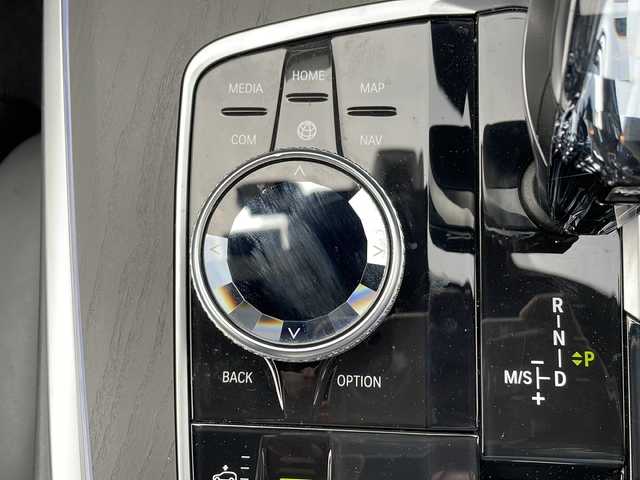 ＢＭＷ Ｘ７ xDrive35d Mスポーツ 秋田県 2020(令2)年 7.5万km 黒 純正ナビ/・フルセグテレビ/・ＢＴ/・ラジオ/セカンドシート用リアモニター/シートベンチレージョン/シートヒーター/サンルーフ/走行モード切替機能/車高調整機能/シートメモリー/電動リアゲート/サードシート電動格納/セカンドシート電動/ルーフレール/レーダー探知機/ドライブレコーダー/純正２０インチＡＷ組冬タイヤ積載