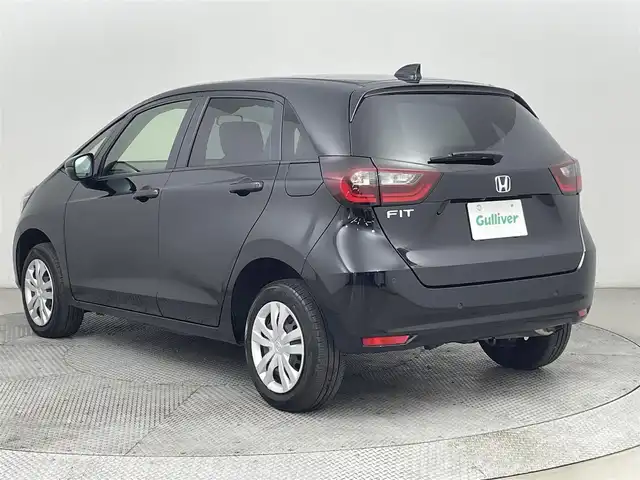 ホンダ フィット ホーム 道央・札幌 2023(令5)年 0.8万km クリスタルブラックパール ・ワンオーナー/・寒冷地仕様/・４WD/・DOPギャザーズ９インチプレミアムインターナビ/　CD/DVD/BT/SD/USB/フルセグTV/・ステアリングスイッチ/・バックカメラ/・ナビ連動ドライブレコーダー（DRH-229ND）/・ビルトインETC/・ホンダセンシング/　CMBS/LKAS/先行車発進告知/標識認知/・全車速追従式レーダークルーズコントロール/・クリアランスソナー/・アイドリングストップ/・ブレーキホールド/・横滑り防止装置/・コンフォートビューパッケージ/　親水ヒーテッドドアミラー/　フロントドア撥水ガラス/　熱線入りフロントウインドウ/・オートマチックハイビーム/・オートライト/・ヘッドランプレベライザー/・LEDヘッドライト/・ドアミラーウィンカー/・ハーフレザーシート/・純正ホイールキャップ付スチールW（現着夏）/・スチールW（積込冬 185/60R15 残8mm 23年製 VRX3）/・純正フロアマット/・プッシュスタート/・スマートキー/・スペアキー/・取/保　有