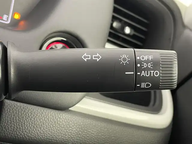 ホンダ フィット ホーム 道央・札幌 2023(令5)年 0.8万km クリスタルブラックパール ・ワンオーナー/・寒冷地仕様/・４WD/・DOPギャザーズ９インチプレミアムインターナビ/　CD/DVD/BT/SD/USB/フルセグTV/・ステアリングスイッチ/・バックカメラ/・ナビ連動ドライブレコーダー（DRH-229ND）/・ビルトインETC/・ホンダセンシング/　CMBS/LKAS/先行車発進告知/標識認知/・全車速追従式レーダークルーズコントロール/・クリアランスソナー/・アイドリングストップ/・ブレーキホールド/・横滑り防止装置/・コンフォートビューパッケージ/　親水ヒーテッドドアミラー/　フロントドア撥水ガラス/　熱線入りフロントウインドウ/・オートマチックハイビーム/・オートライト/・ヘッドランプレベライザー/・LEDヘッドライト/・ドアミラーウィンカー/・ハーフレザーシート/・純正ホイールキャップ付スチールW（現着夏）/・スチールW（積込冬 185/60R15 残8mm 23年製 VRX3）/・純正フロアマット/・プッシュスタート/・スマートキー/・スペアキー/・取/保　有