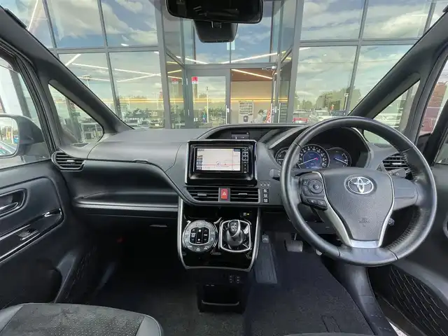 トヨタ ヴォクシー ハイブリッド ZS 煌Ⅲ 栃木県 2021(令3)年 4.5万km ブラック トヨタセーフティセンス/モデリスタエアロ/ALPINEナビ/フルセグTV/DVD/Bluetooth/ALPINEフリップダウンモニター/バックカメラ/ETC/両側パワースライドドア/クルーズコントロール/クリアランスソナー/ハーフレザーシート/シートヒーター/ステアリングリモコン/LEDヘッドライト/フォグランプ/オートハイビーム/ロールサンシェード/シートバックテーブル/スマートキー