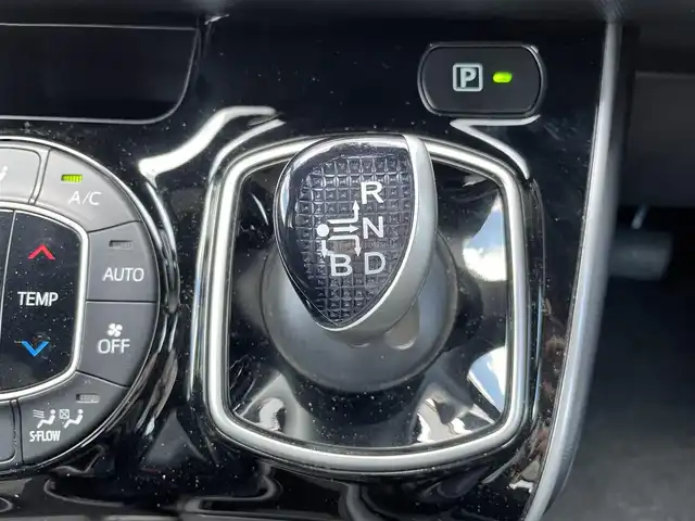 トヨタ ヴォクシー ハイブリッド ZS 煌Ⅲ 栃木県 2021(令3)年 4.5万km ブラック トヨタセーフティセンス/モデリスタエアロ/ALPINEナビ/フルセグTV/DVD/Bluetooth/ALPINEフリップダウンモニター/バックカメラ/ETC/両側パワースライドドア/クルーズコントロール/クリアランスソナー/ハーフレザーシート/シートヒーター/ステアリングリモコン/LEDヘッドライト/フォグランプ/オートハイビーム/ロールサンシェード/シートバックテーブル/スマートキー