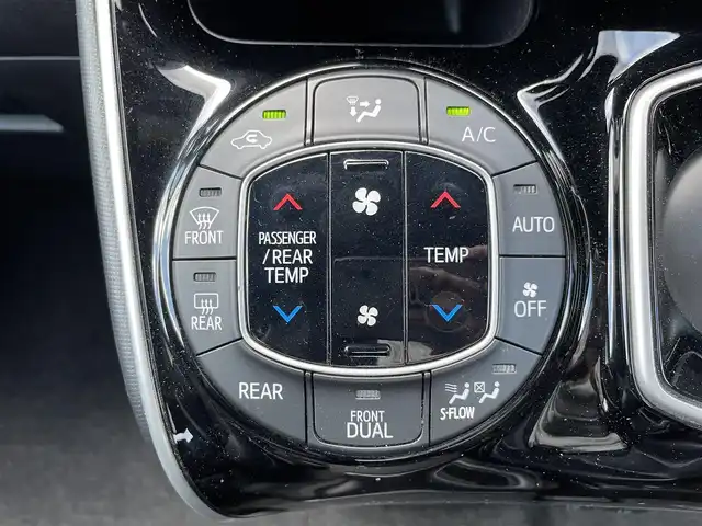 トヨタ ヴォクシー ハイブリッド ZS 煌Ⅲ 栃木県 2021(令3)年 4.5万km ブラック トヨタセーフティセンス/モデリスタエアロ/ALPINEナビ/フルセグTV/DVD/Bluetooth/ALPINEフリップダウンモニター/バックカメラ/ETC/両側パワースライドドア/クルーズコントロール/クリアランスソナー/ハーフレザーシート/シートヒーター/ステアリングリモコン/LEDヘッドライト/フォグランプ/オートハイビーム/ロールサンシェード/シートバックテーブル/スマートキー