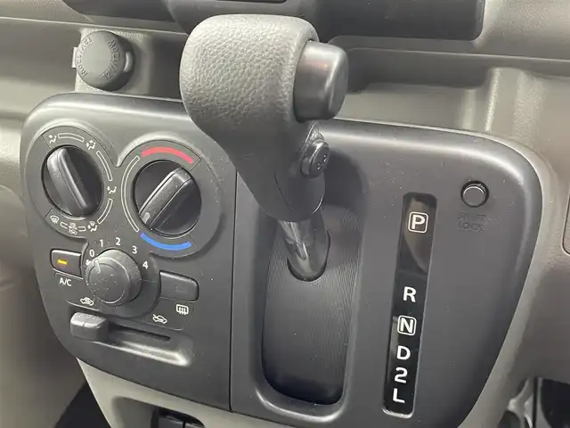 スズキ エブリイ PA リミテッド 群馬県 2023(令5)年 0.3万km スペリアホワイト スズキセーフティサポート　レーンキープアシスト　オートハイビーム　アイドリングストップ　コーナーセンサー　ヘッドライトレベライザー　純正オーディオ　キーレス　横滑り防止　４ＷＤ　ワンオーナー　禁煙車